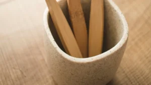 Utilizing Local Plants and Debris for Natural Insulation: Eco-Friendly Tips